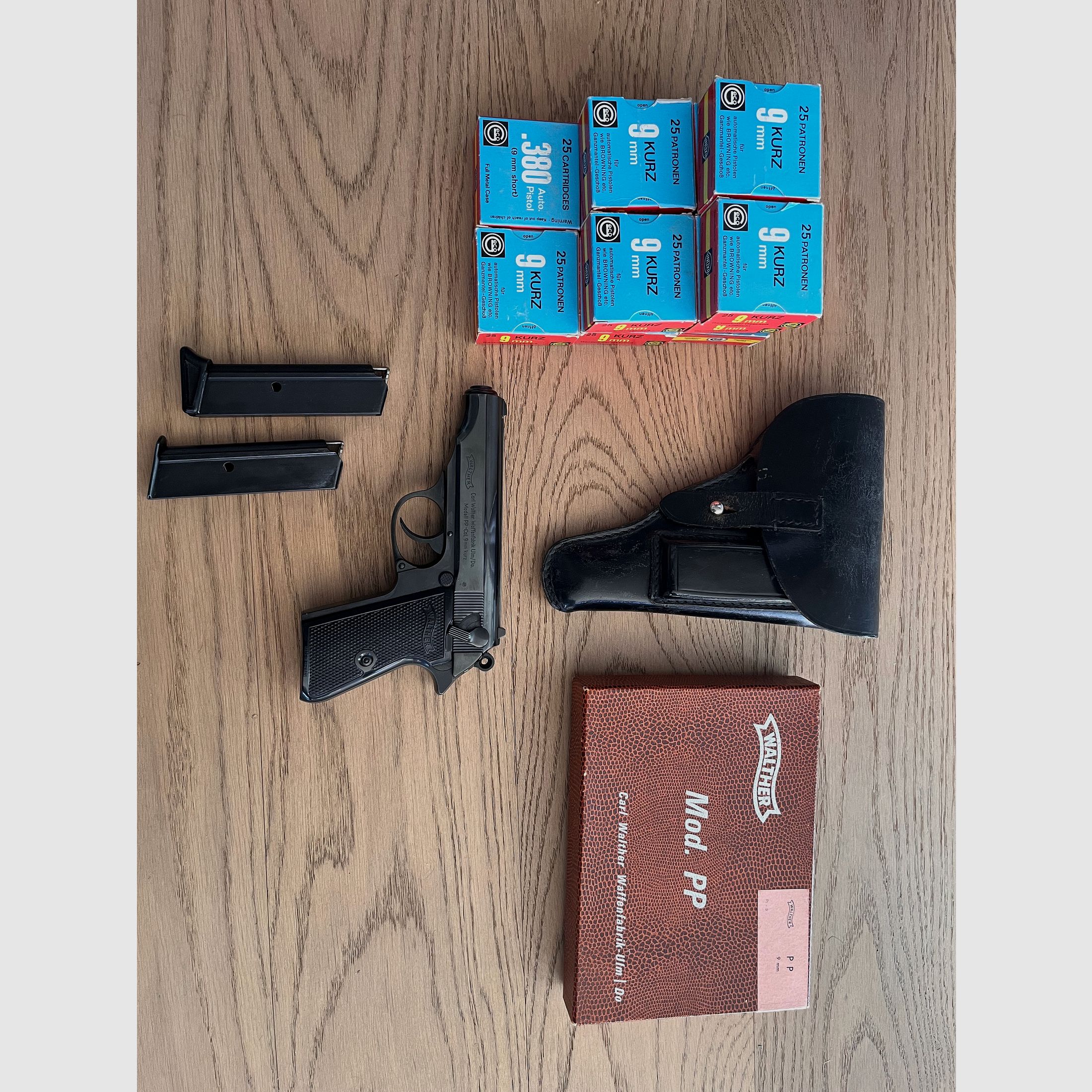 Walther PP 9mm BrowningK avec munitions