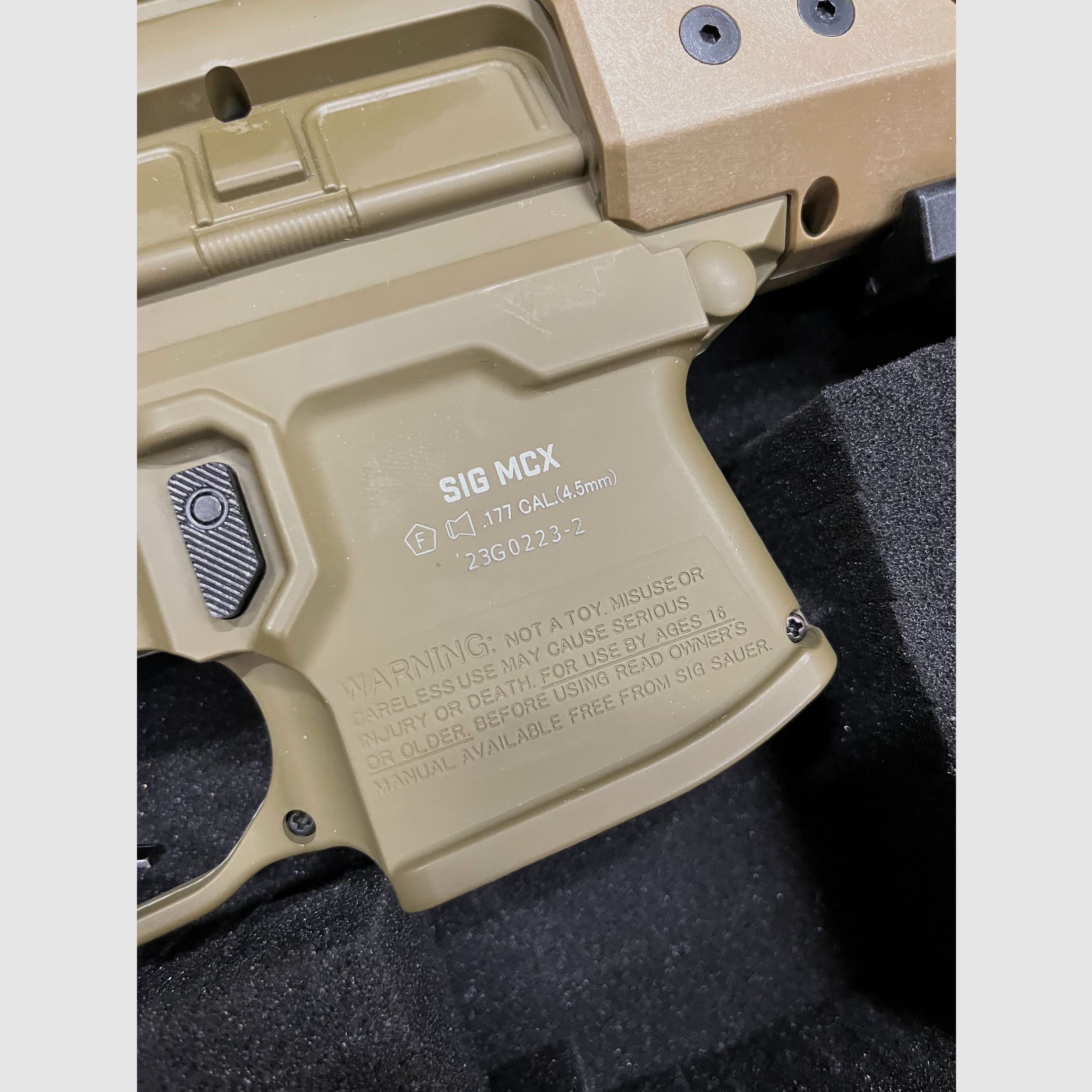 SIG SAUER MCX Gen 1 + 1-4x24WR Absehen, Frontgriff +Set 