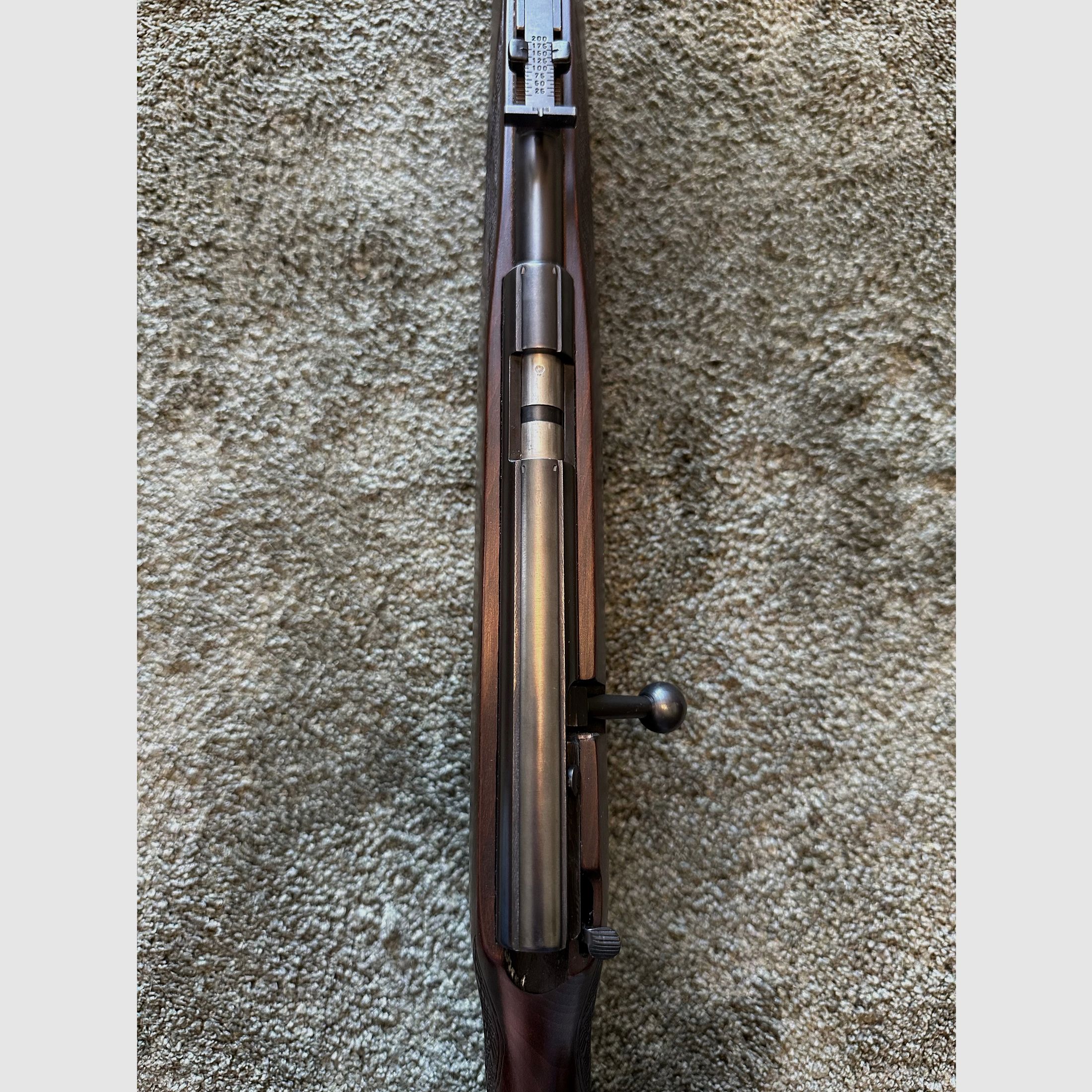 Voere Sportkarabiner Kaliber .22 lr – Holzschaft – mit Magazin