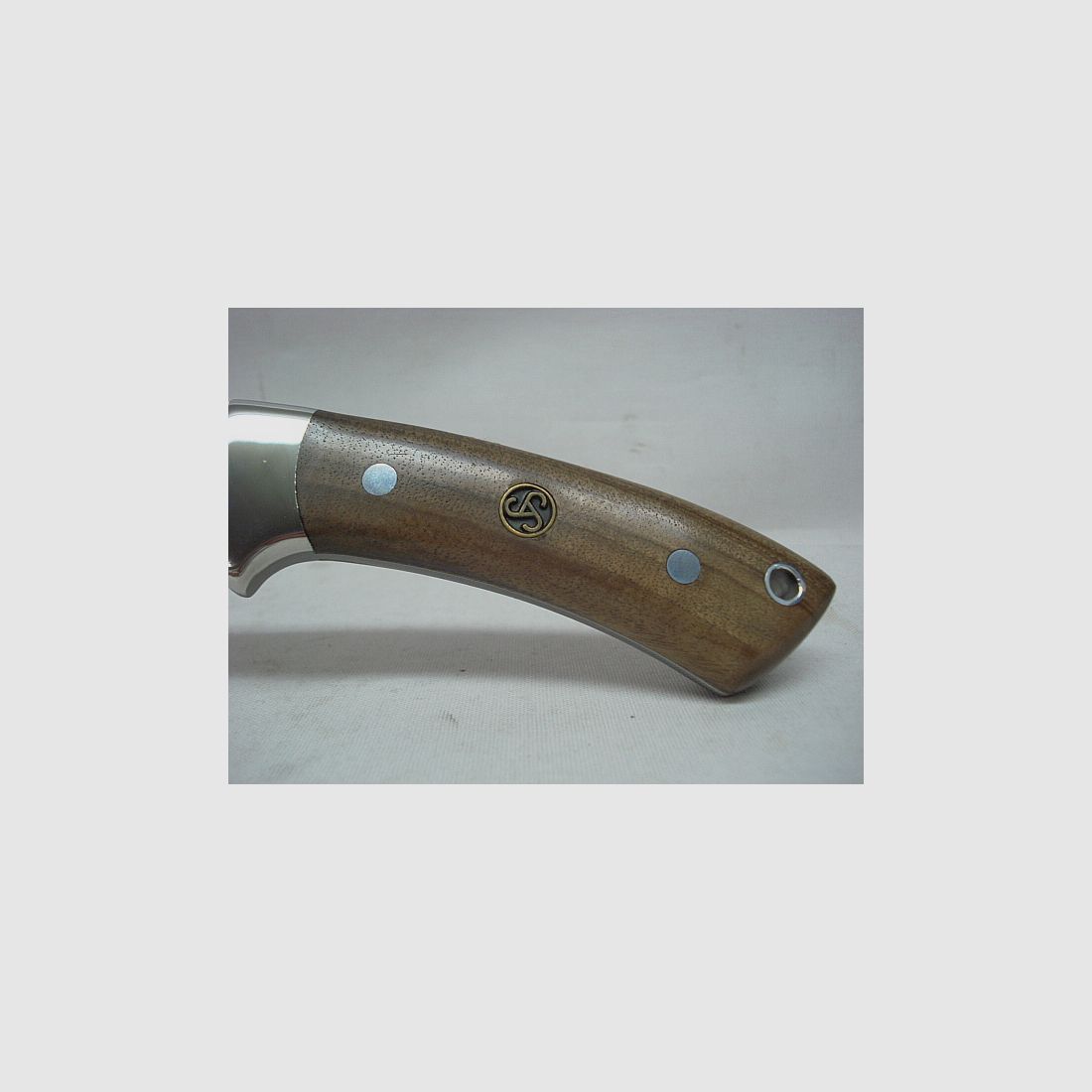 Messer Corto Satinado - 8,50cm Klinge,Walnuss-Griff