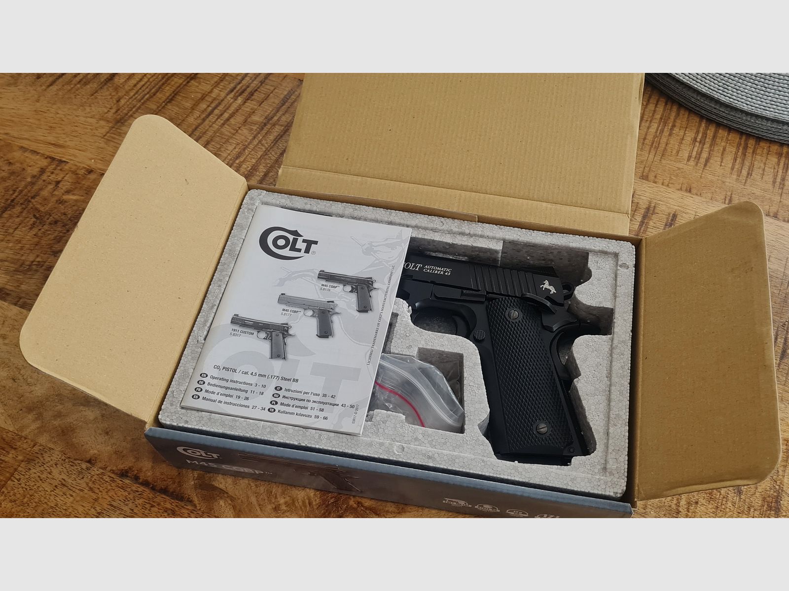 Umarex Colt M45 CQBP Cal. 4.5mm BB, BlowBack, FullMetal + Extras