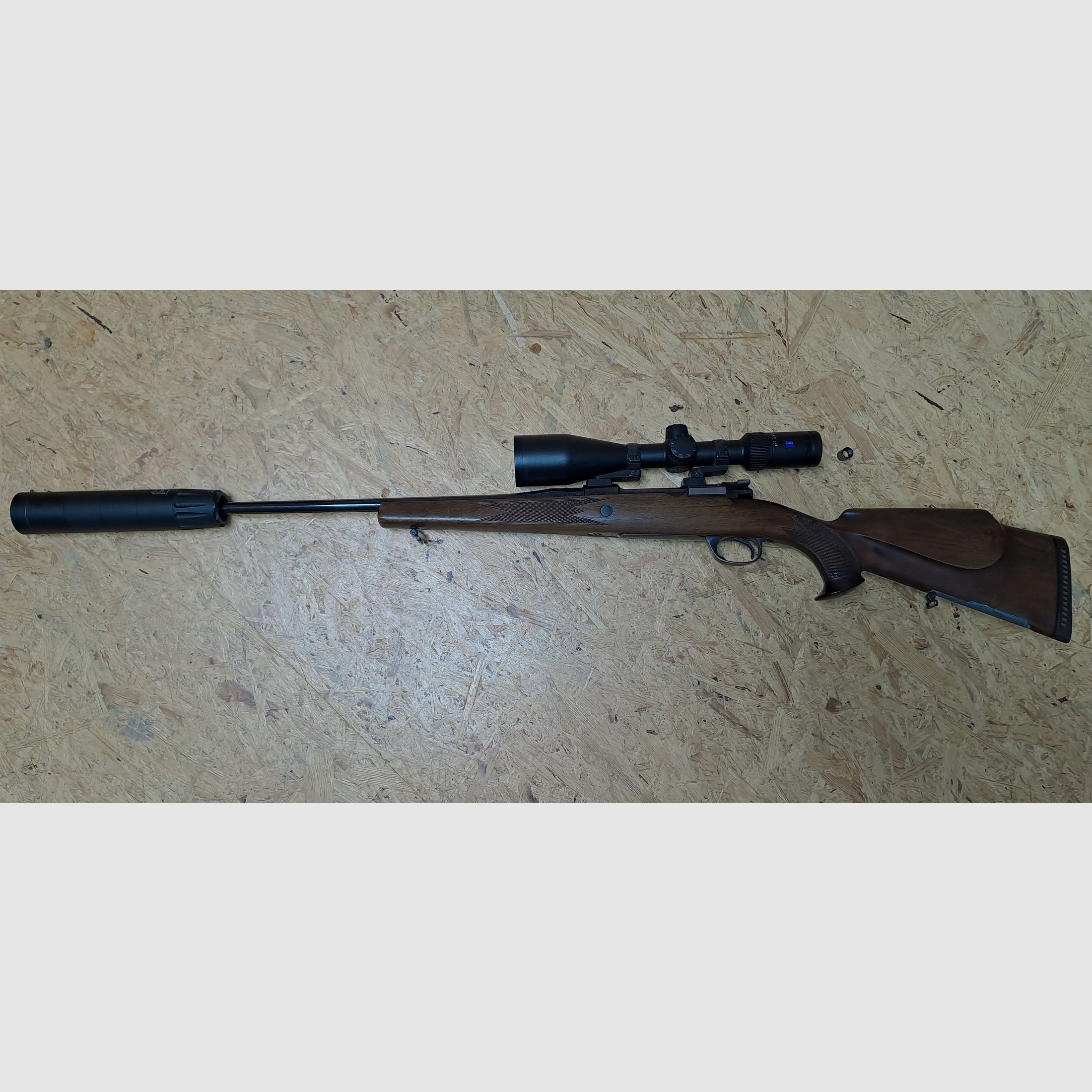 Repetierbüchse System Mauser 98 w kal. 30-06 z Zeiss Conquest V4 3-12x56 i tłumikiem Atec H2