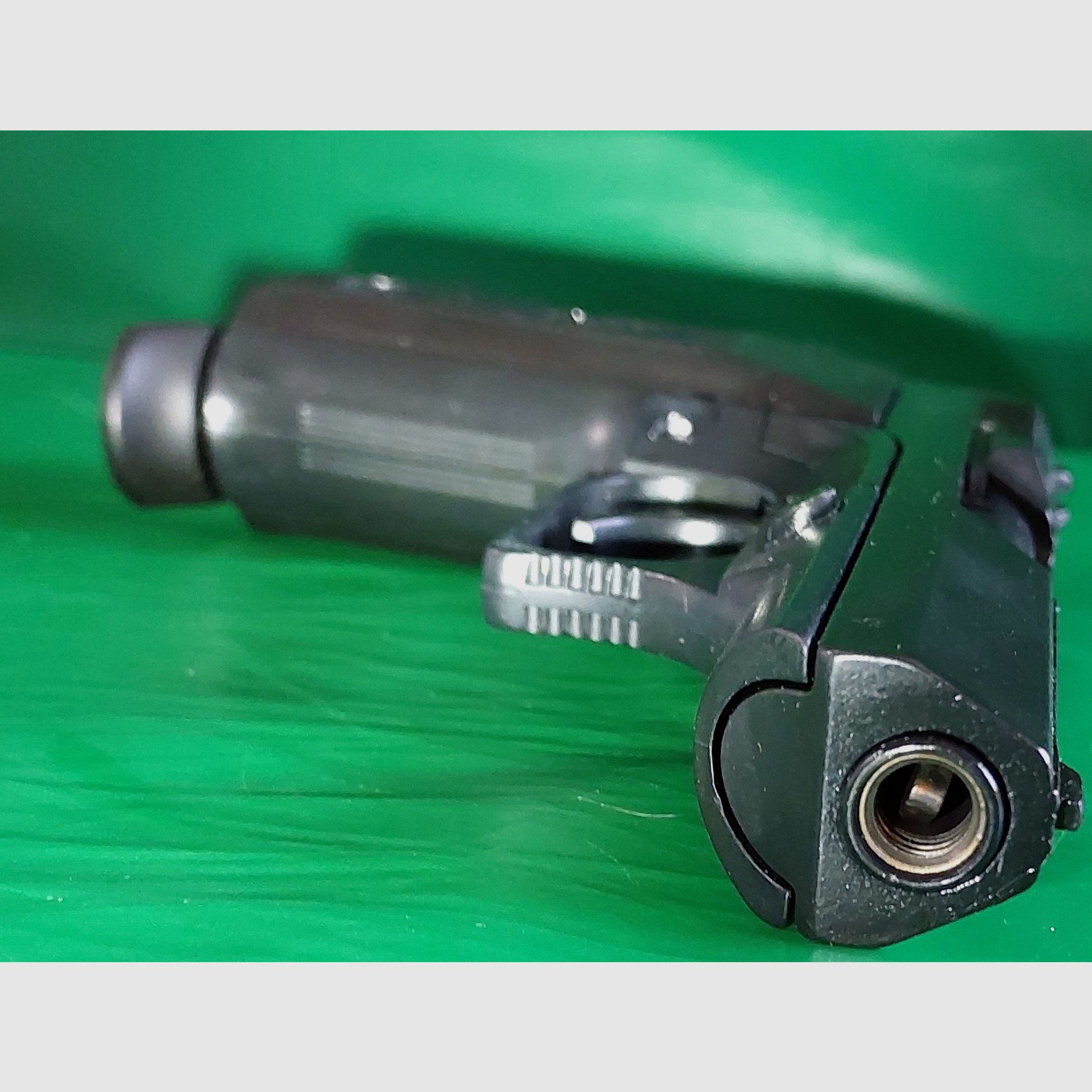 Revólver COP Schreckschuss pistola ennegrecida (PTB 913) como nuevo.
