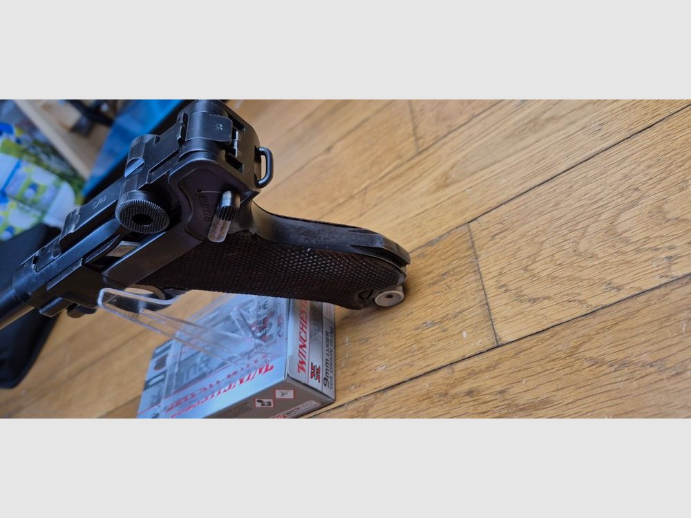 Sehr schöner Luger P08 – Herstellung „S/42“ von Mauser – Sehr seltenes Exemplar in „G“ für 1935 – Rahmen Typ 1908-1918 noch nicht verstärkt nach 1936 – Eines von 54.070 produzierten Exemplaren in 1935 – Seltene Waffe – TBE+, Bild 12 von 30