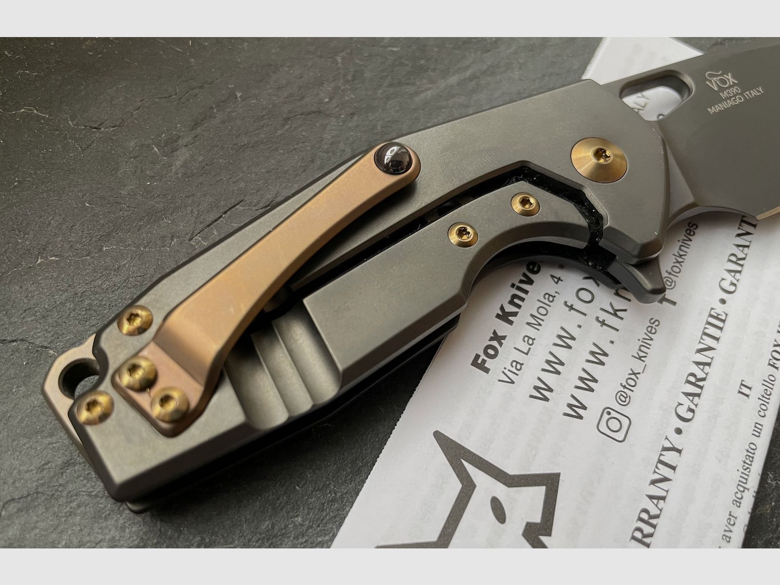 Fox Knives Suru FX-526 TI BB Black PVD Voxnaes M390 Titan Folder