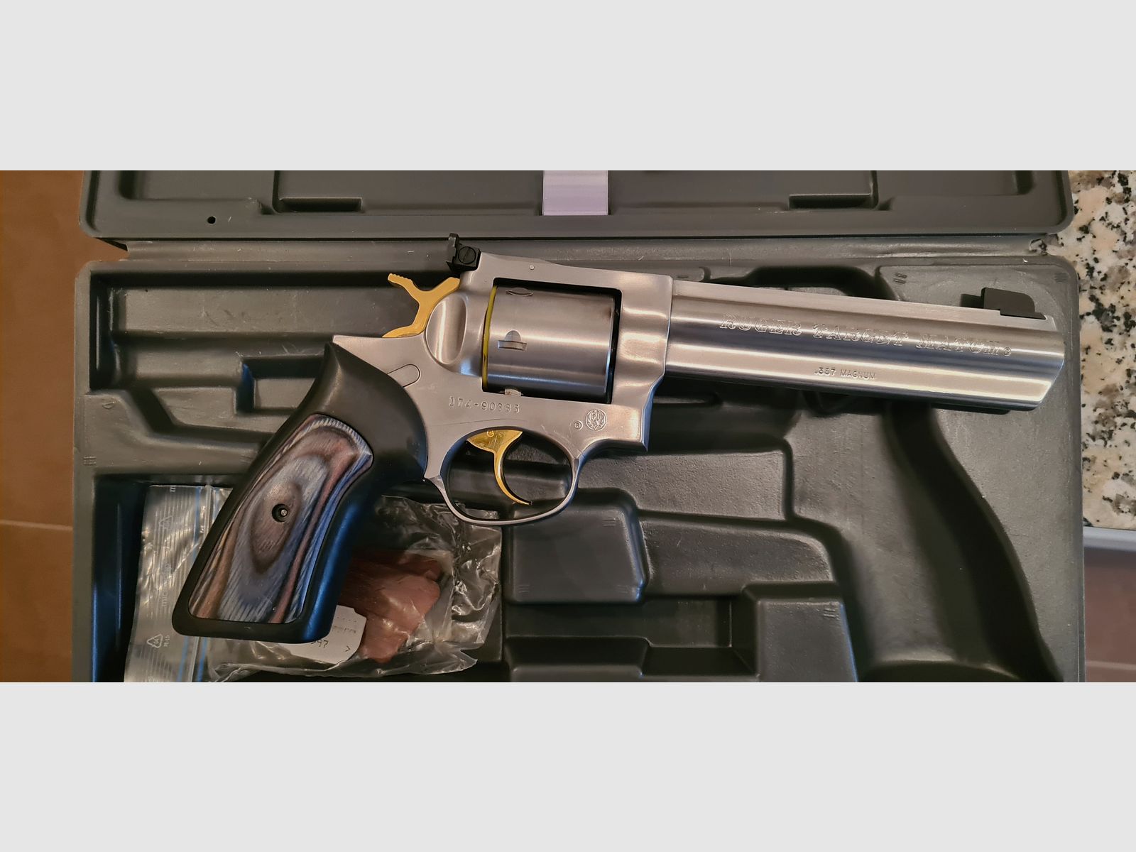 Ruger GP100 .357 Mag. stainless 6 Zoll, Modell 161, Sonderedition von Frankonia mit goldfarbenem Hahn und Abzug aus 2005
