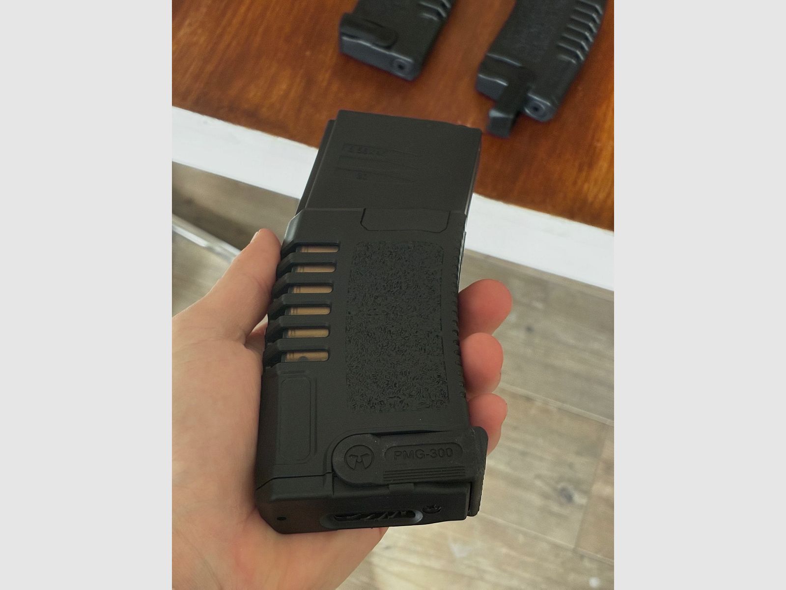 Pacchetto Airsoft completo — Ares Amoeba M4 (S-AEG) + H&K VP9 (GBB, scivolo in metallo) + Caricatore, gas,