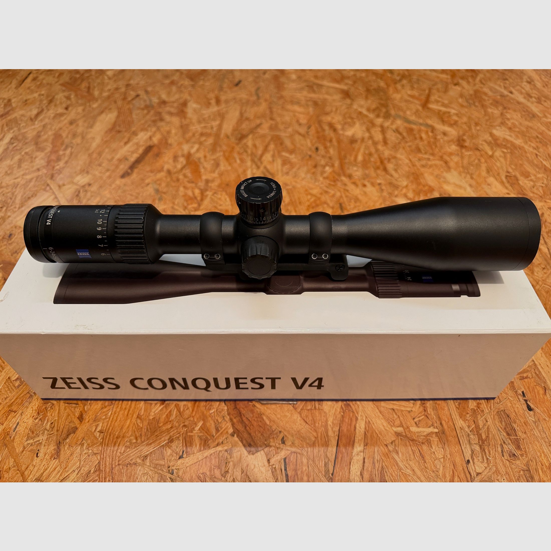ZEISS Conquest V4 6-24x50 completo con montaggio a sella Blaser