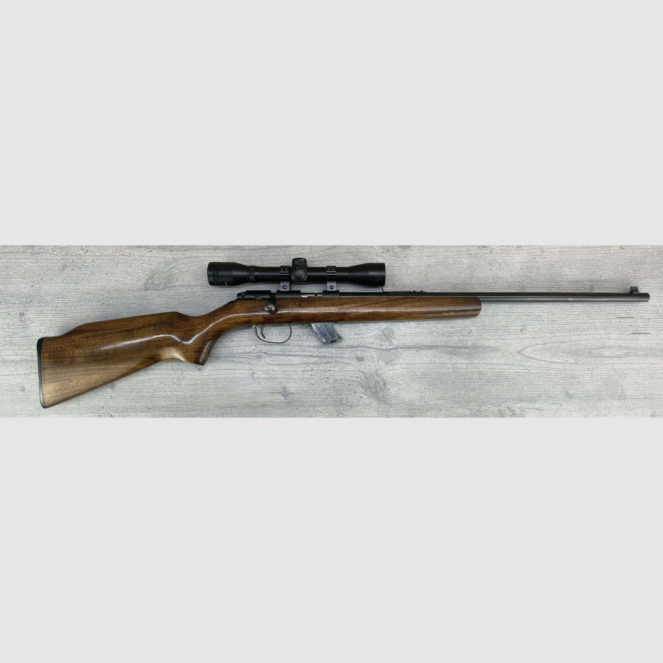 CBC Model 122, Kal.: .22lr Repetierbüchse + Gamo Zielfernrohr