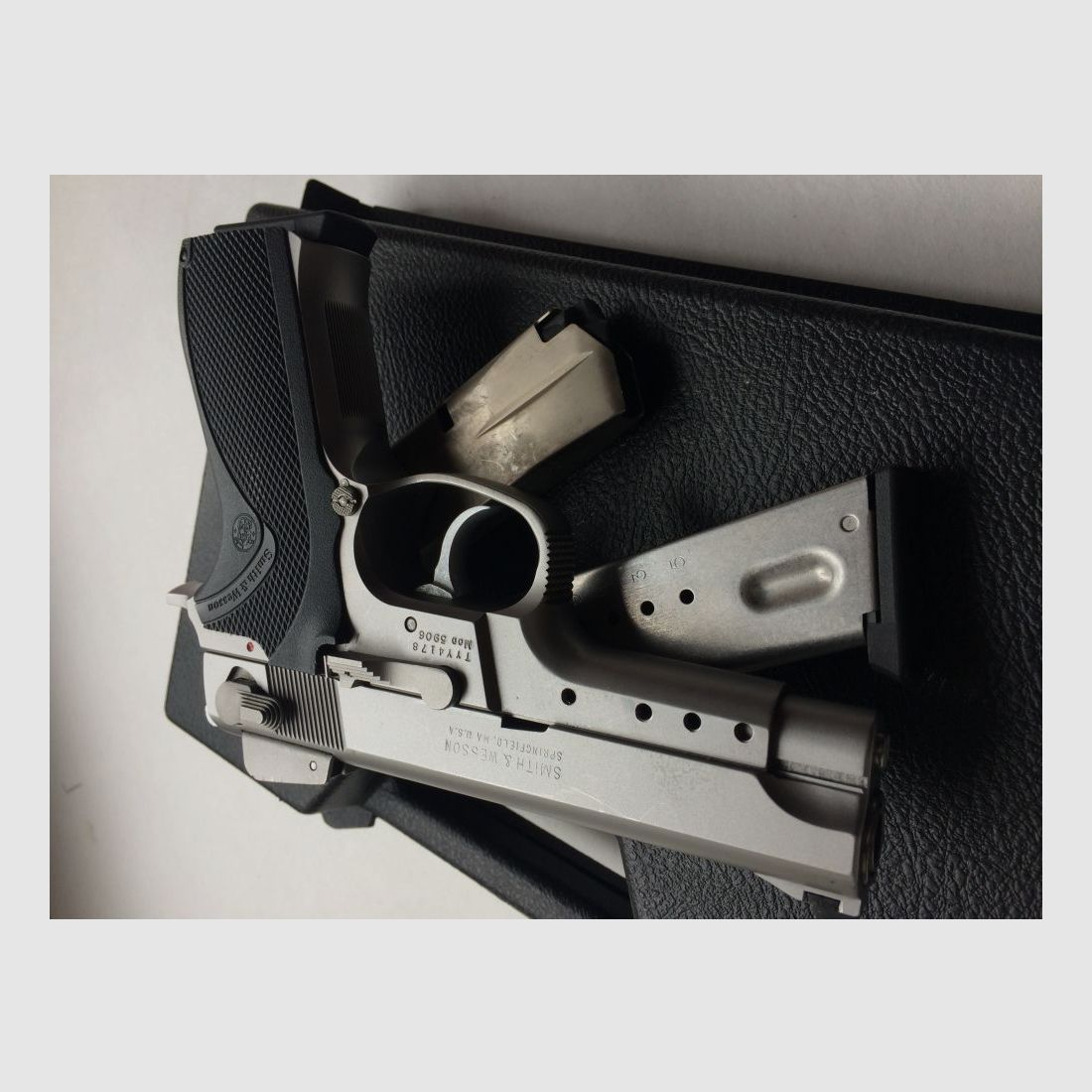 Smith and Wesson	 5906