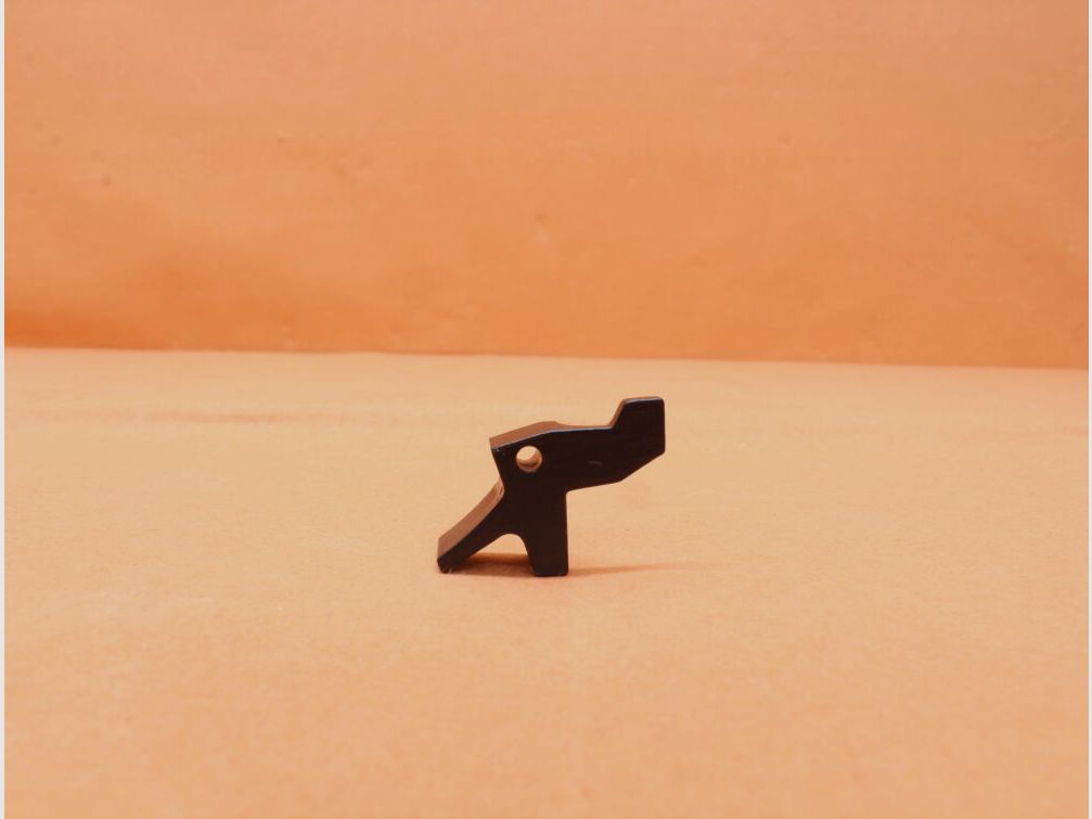 UTG - Leapers Ruger 10/22: Magazine Release Extended UTG Metal Black (TL-MGRL22A)