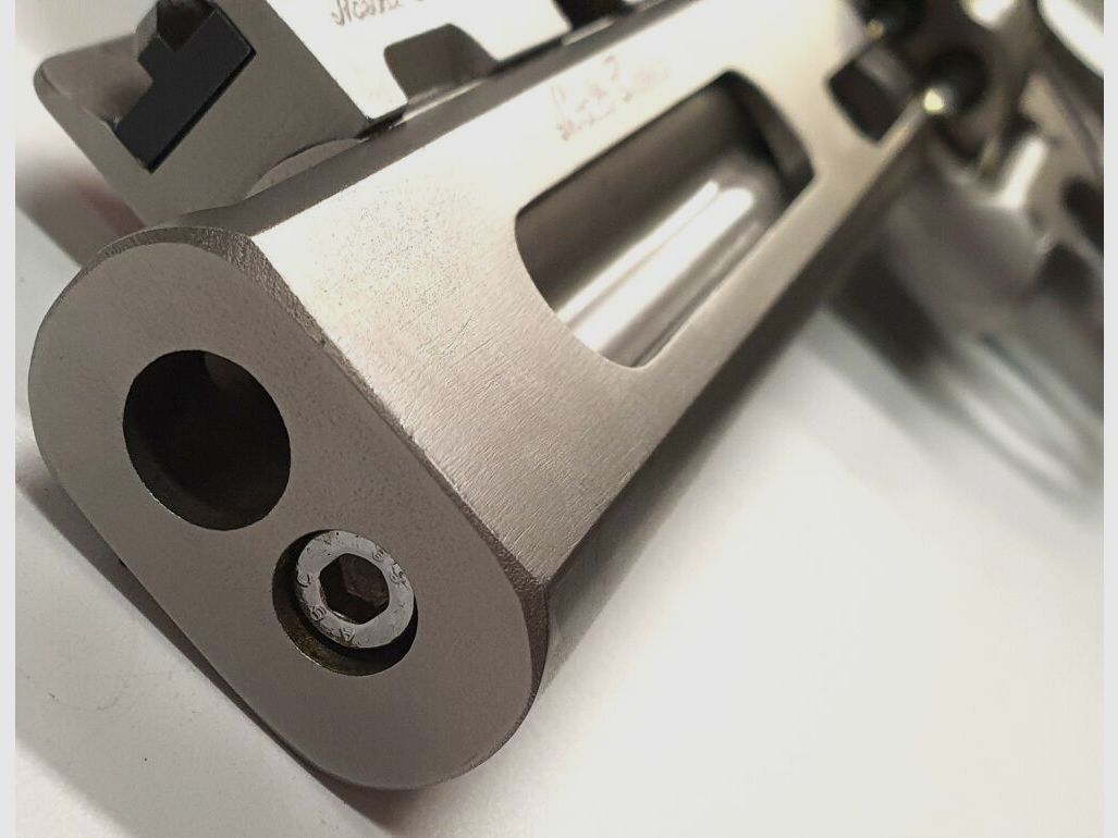 Smith & Wesson 686-3 Merkle Tuning, y compris Aim Point