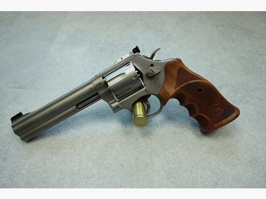 Smith & Wesson 686 Target Champion