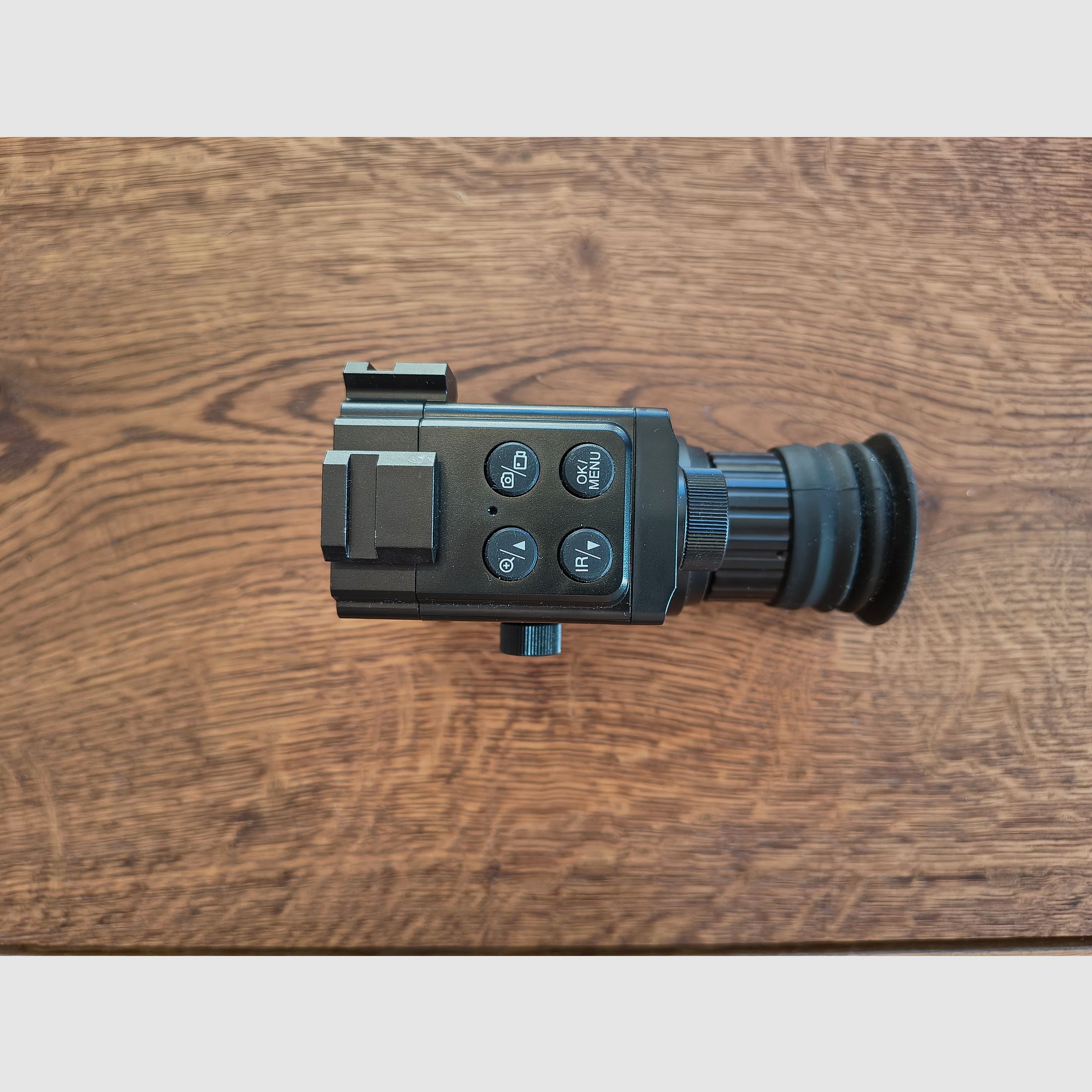 Sytong HT-770 (y compris adaptateur universel) + 850 nm projecteur infrarouge (y compris montage)