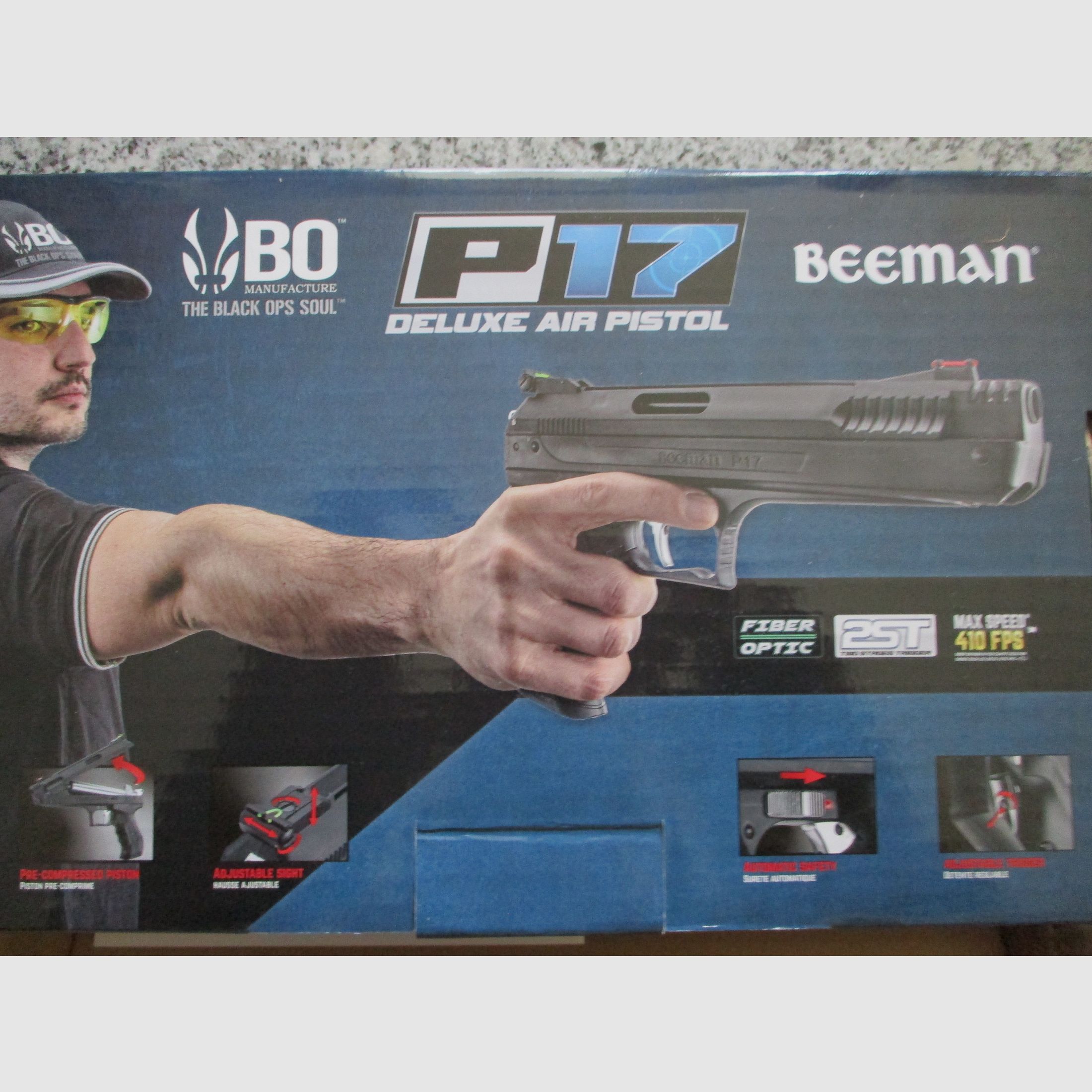 Beeman P17 pistola de aire 4,5 mm Nueva colgada como decoración durante aproximadamente 6 meses en la pared con tabla de madera