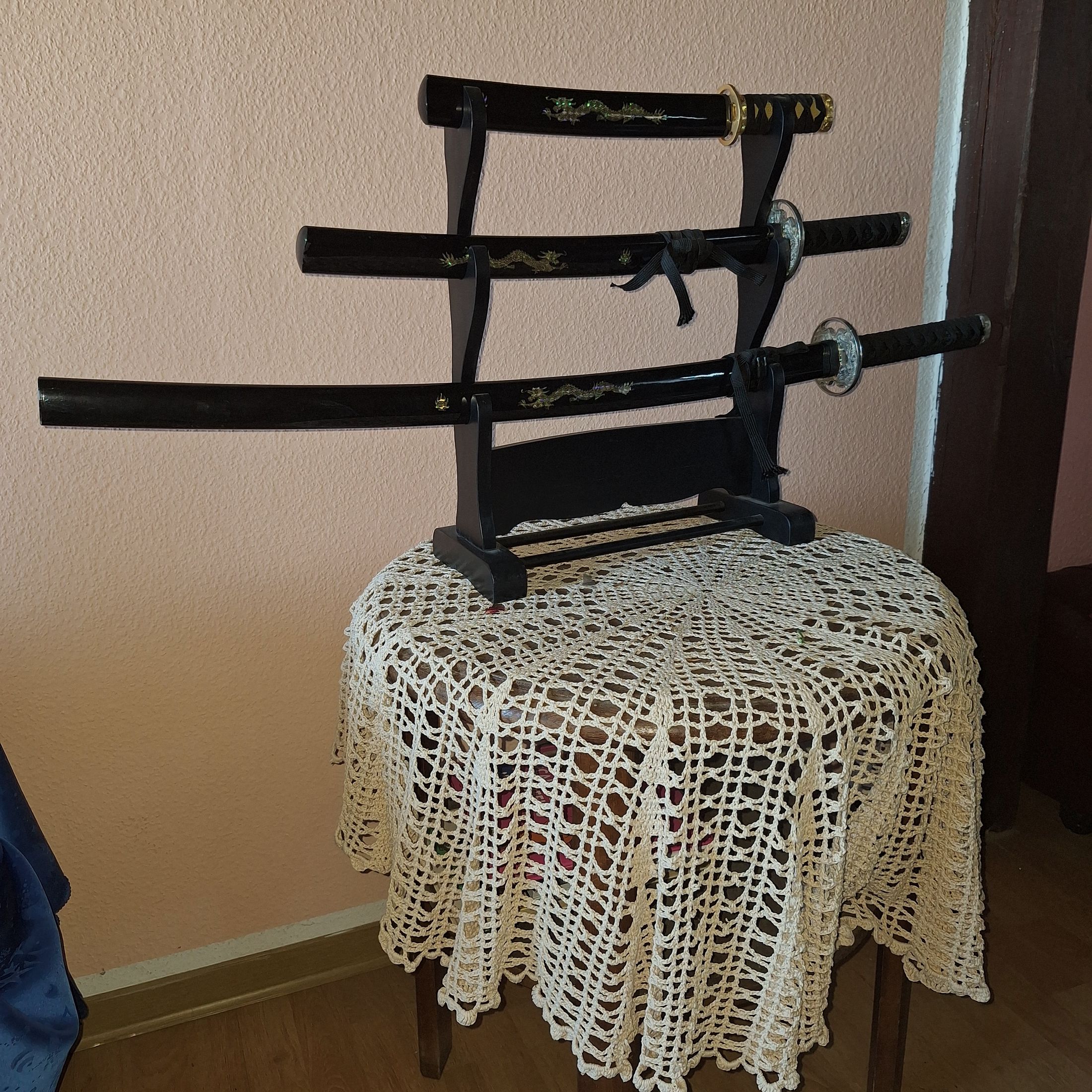 Set de 3 espadas Samurai con soporte