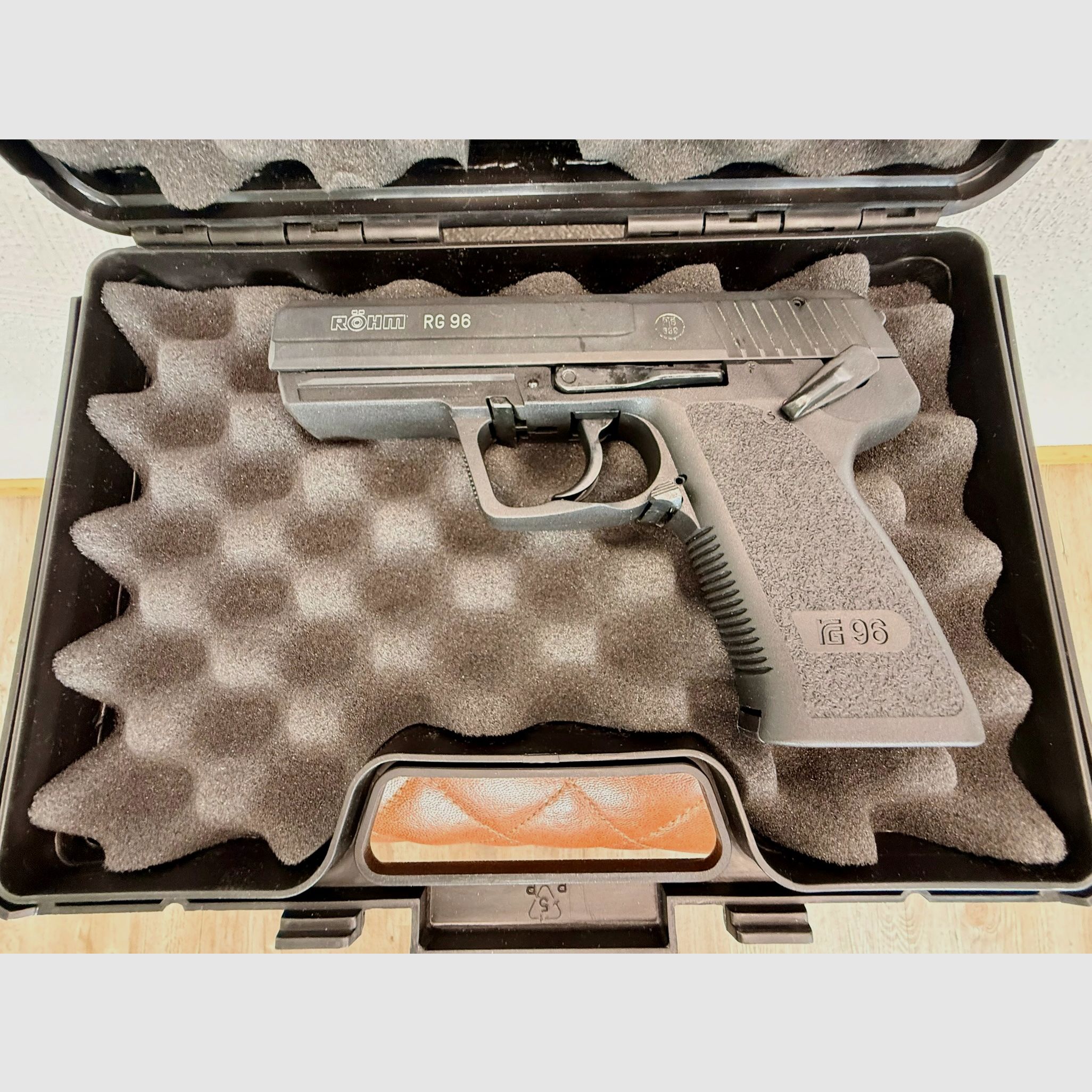 Röhm RG 96 blank firing pistol blued