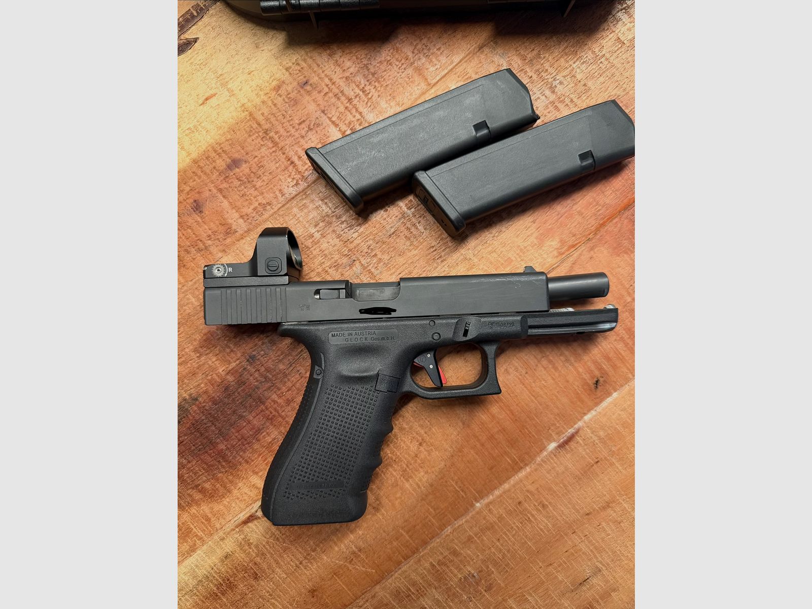 Glock 17 Gen4 inkl. red dot sight & Alpha Competition-Trigger, zdjęcie 3 z 5