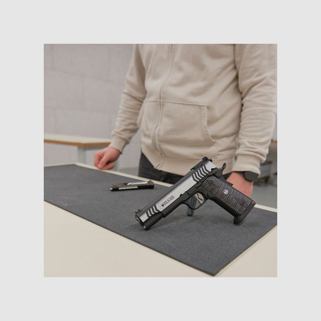 Ruger SR1911 Competition SLV BLK, Cal. 4,5mm; BB Co2; 2 J; 19 colpi, immagine 18 di 20