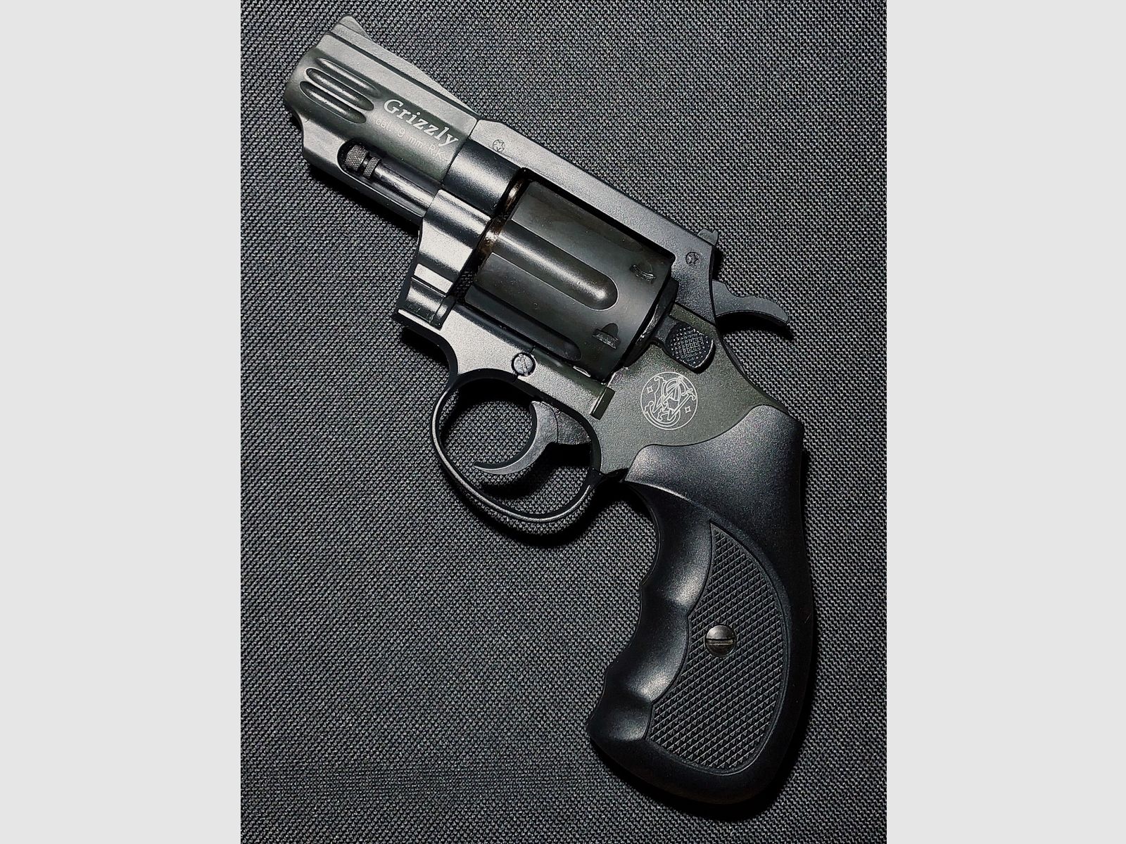Smith & Wesson Grizzly Schreckschussrevolver Kal. 9mm R.K. brüniert (PTB 894) S&W Grizzly