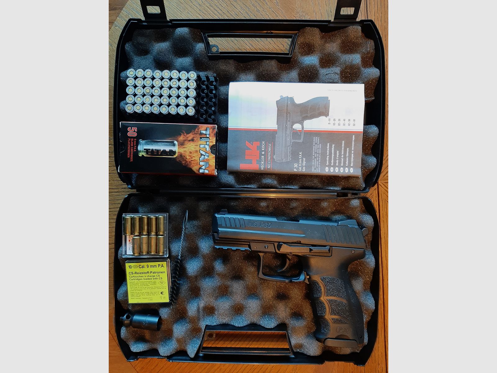 Schreckschußpistole Heckler & Koch P 30 9mm P.A.K. im Koffer mit Zubehör