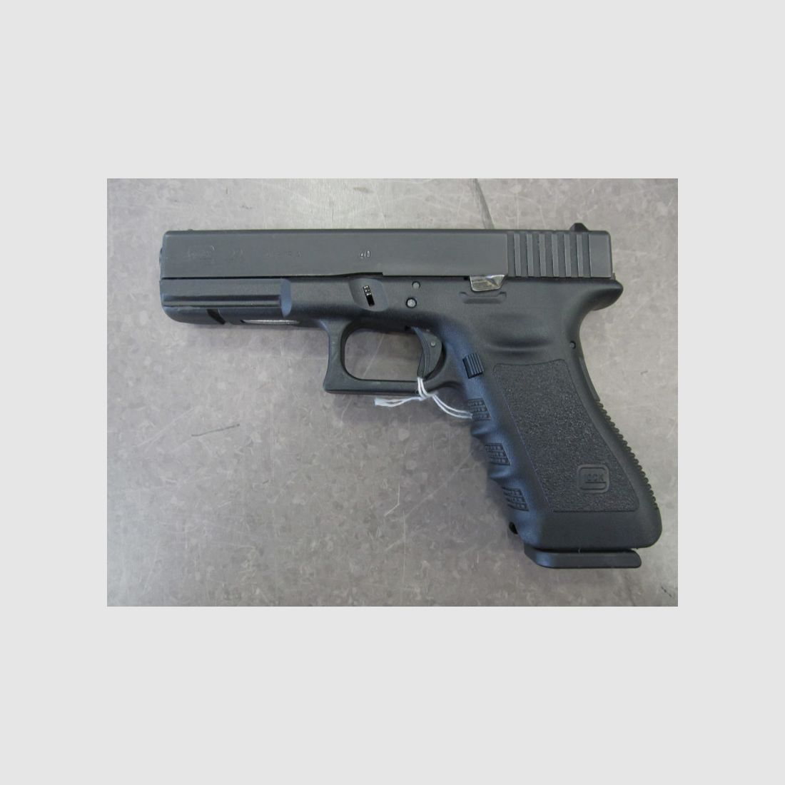 GLOCK 22 CAL 40SW used, image 1 of 7