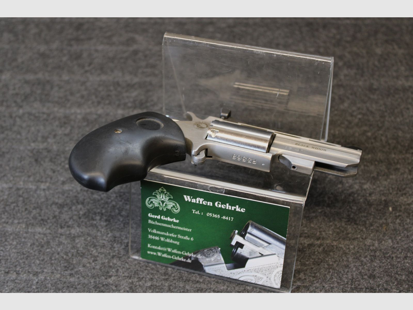 Revolver Black Widow della North American Arms