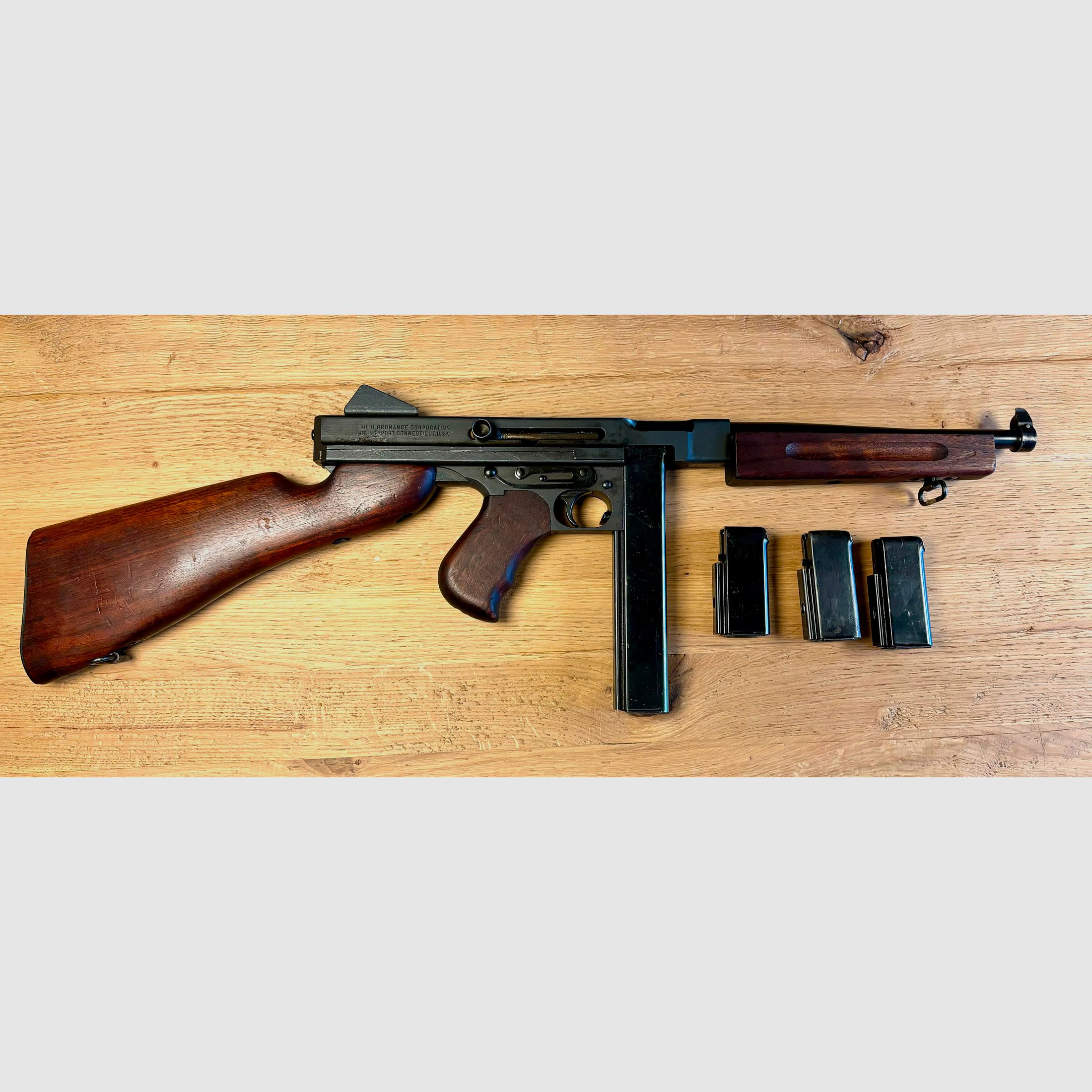 Tommy Gun - Thompson Center  SA (M1) original Waffe WKII mit Umbau auf Halbautomat - Kaliber: .45Auto