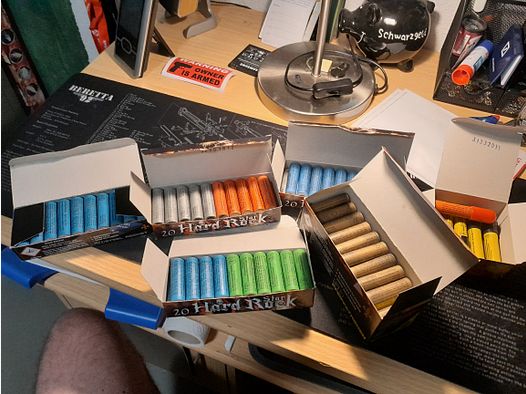 Pyrotechnika, gwiazdy świetlne, strzały ostrzegawcze około 123 części