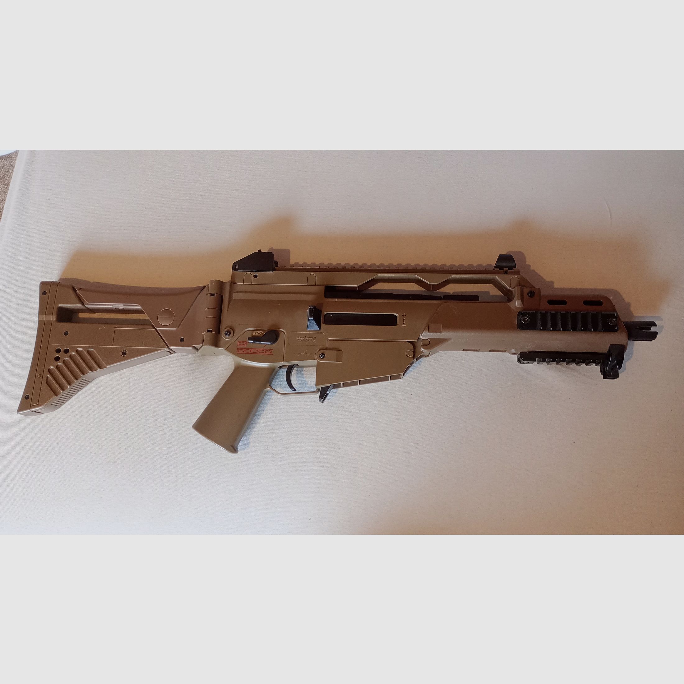 Airsoft G36C Desert with 400 round magazine & goggles (used, 0.5 Joule)