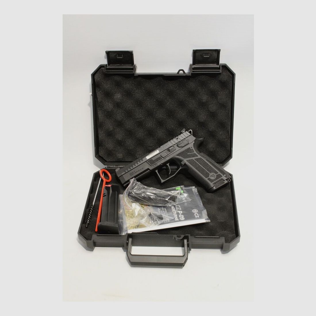 Pistola CZ P-09 F Nocturne, immagine 3 di 3