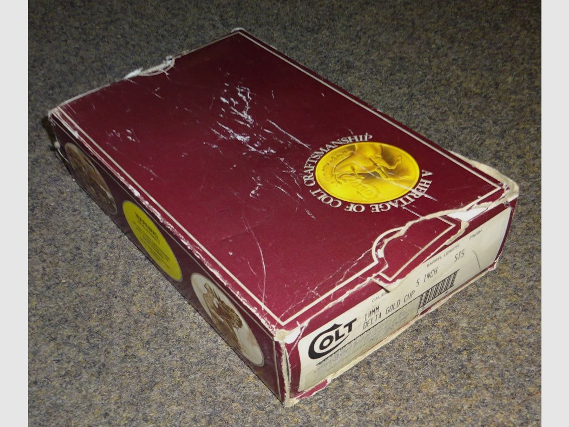 Collector's item: COLT Delta Gold Cup in 10mmAuto in somewhat damaged original packaging