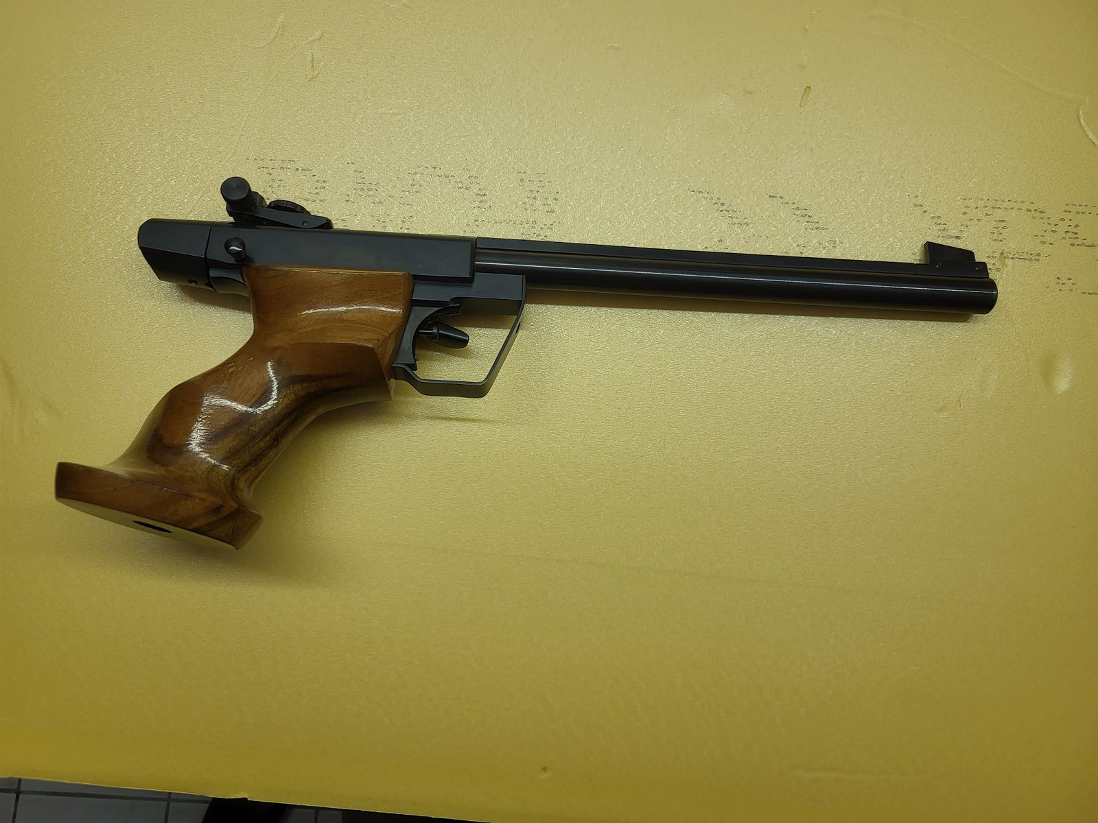 Freie Pistole Kaliber 22