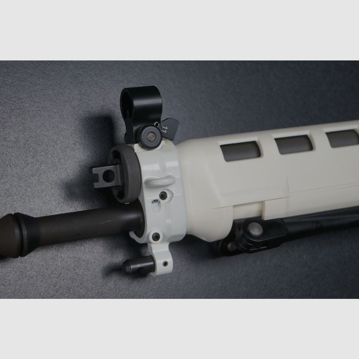 SIG SG550 PE90 White Special, Bild 7 von 9