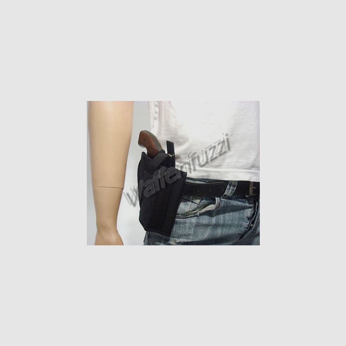 Belt holster for 2-3 inch revolvers