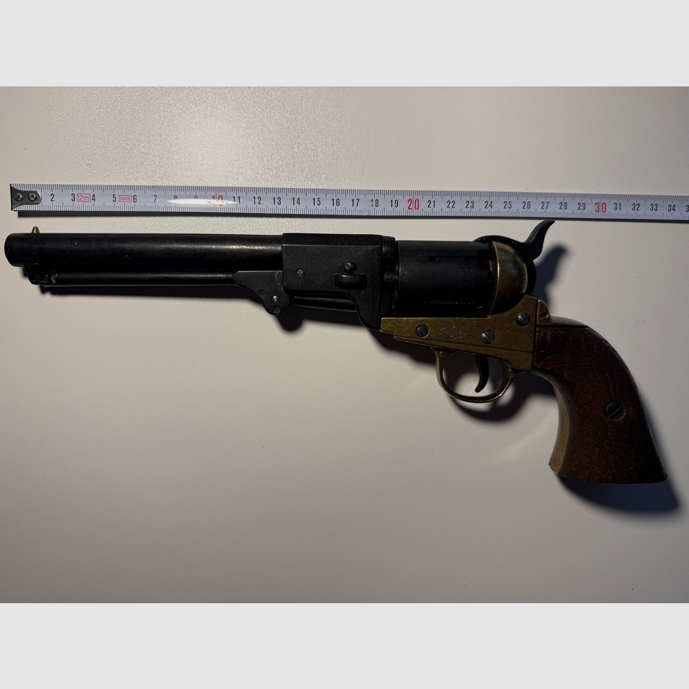 Deko Confederates revolver Griswold & Gunnison USA 1860, zwart messing houten handgrepen