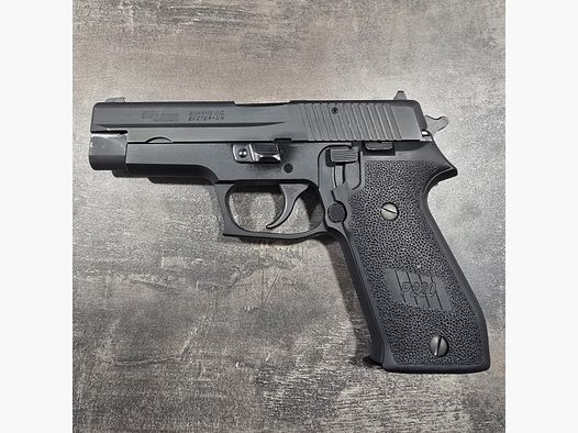Sig Sauer P220 kal. 45 ACP gebruikt!
