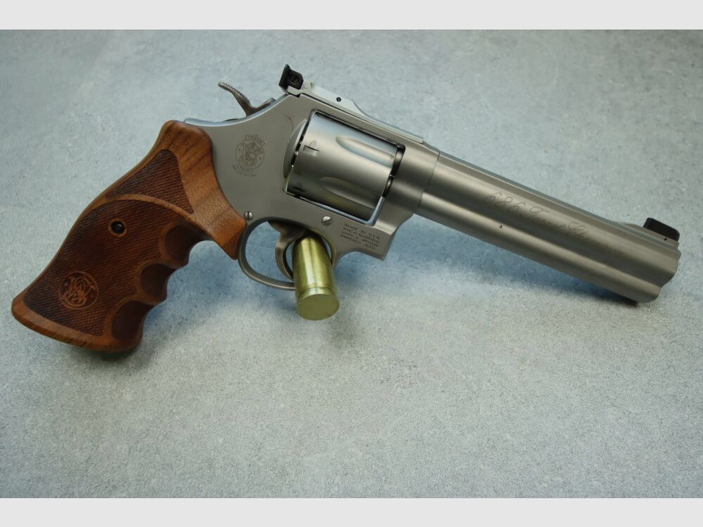 Smith & Wesson 686 Target Champion