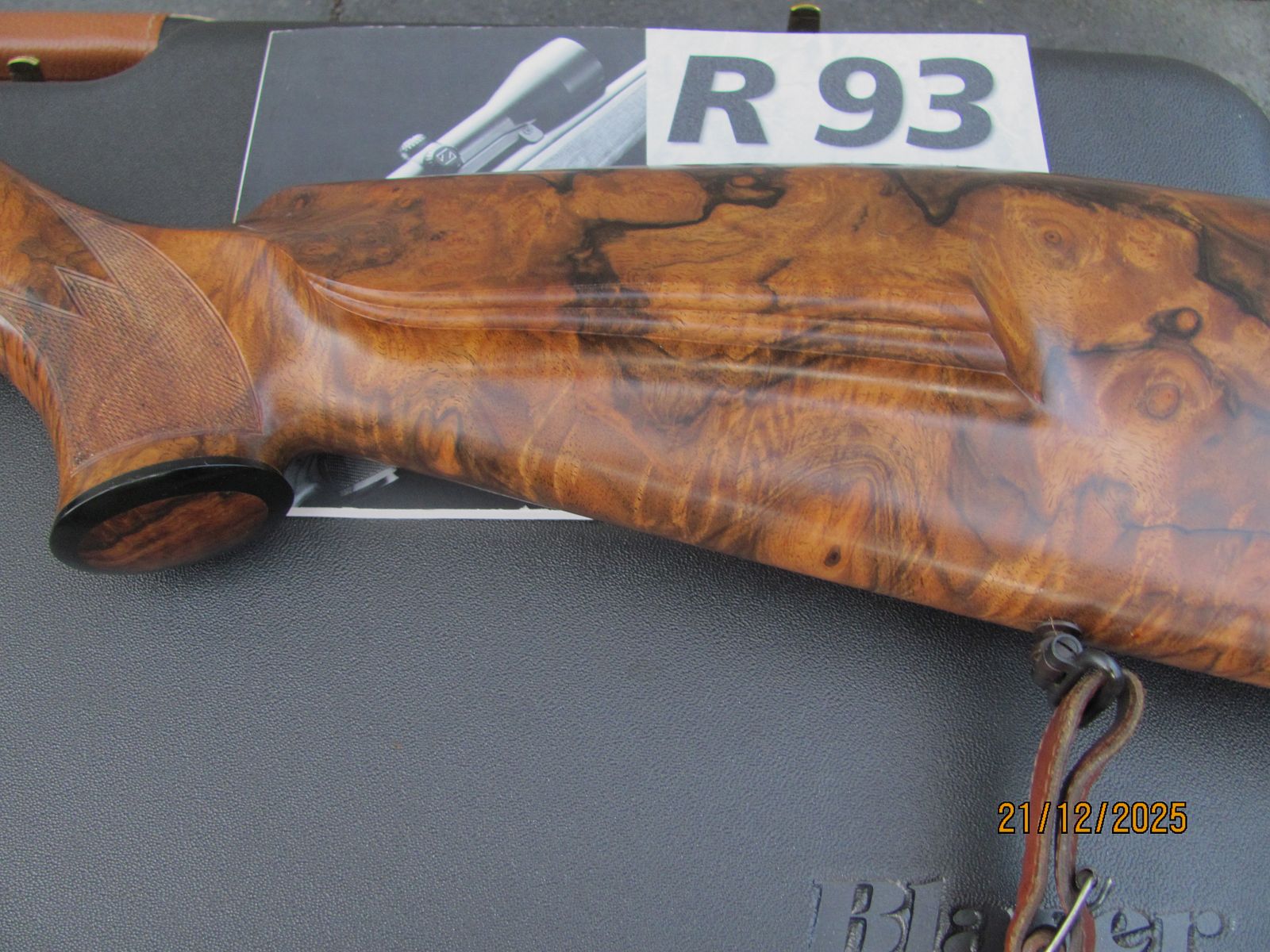 Blaser R93 Konsul Luxus Wurzelholzschaft NEUWERTIG