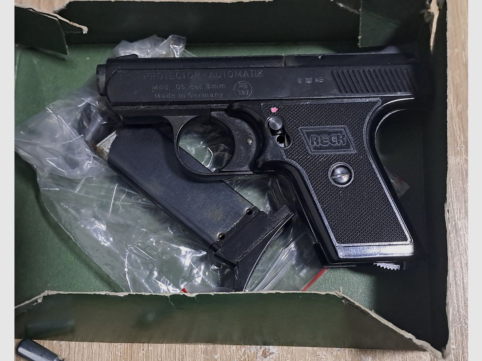 Reck Protector G5 im Kal. 8 mm Knall/ PTB 387 mit Verpackung!