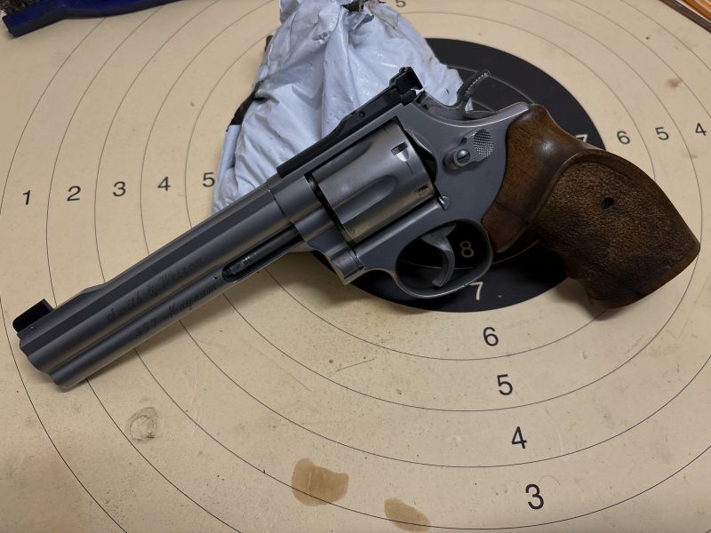 Smith & Wesson 686 Target Champion