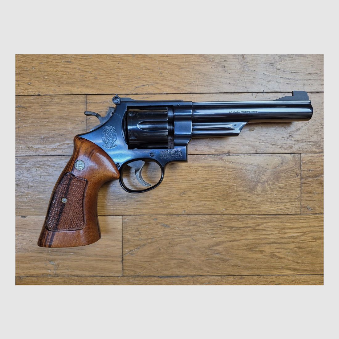 Uitzonderlijke revolver Smith & Wesson Mod 25-2 – LE Smith in kal. 45ACP! – Wapen uit begin jaren 1980 – Kwaliteit en mechanica die vandaag de dag niet meer te vinden zijn – Ook een CIA-revolver! – Loop van 6 inch – Prachtige glanzende zwarte afwerking – Uitzonderlijk wapen voor uitzonderlijke schutters – TBE++, afbeelding 2 van 27