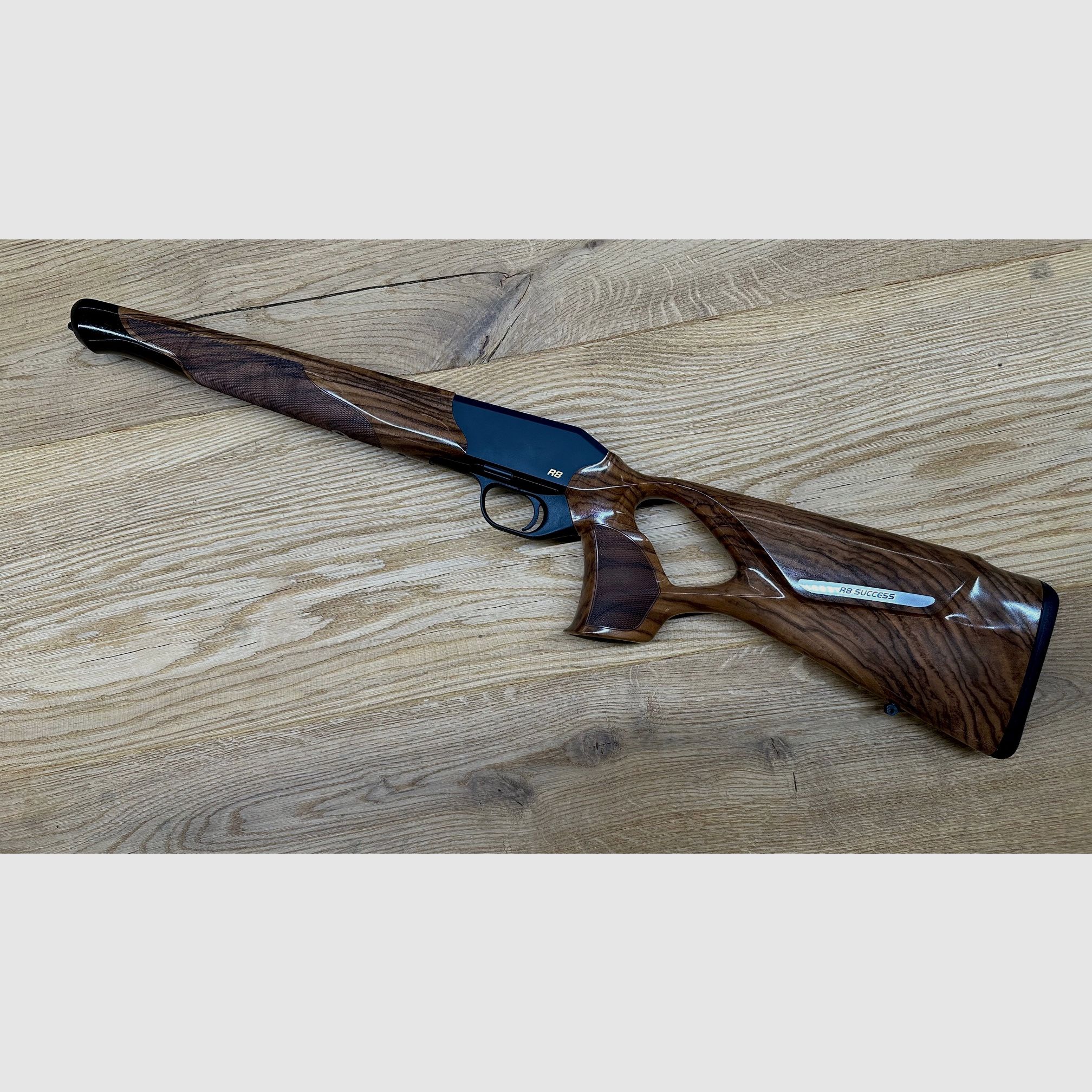 Blaser R8 Success Schaft mit Gehäuse/System // Holzklasse 4 // Lochschaft