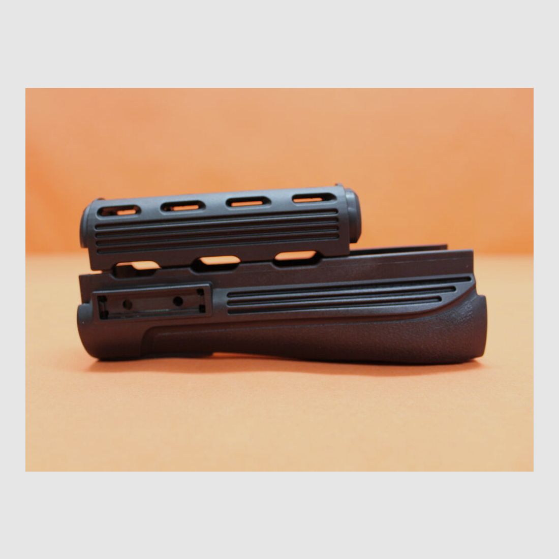 Advanced Technology Kalashnikov AKM: 4-Rail-System/-Handschutz ATI Strikeforce Polymer schwarz oben/ unten m. Side-Rails