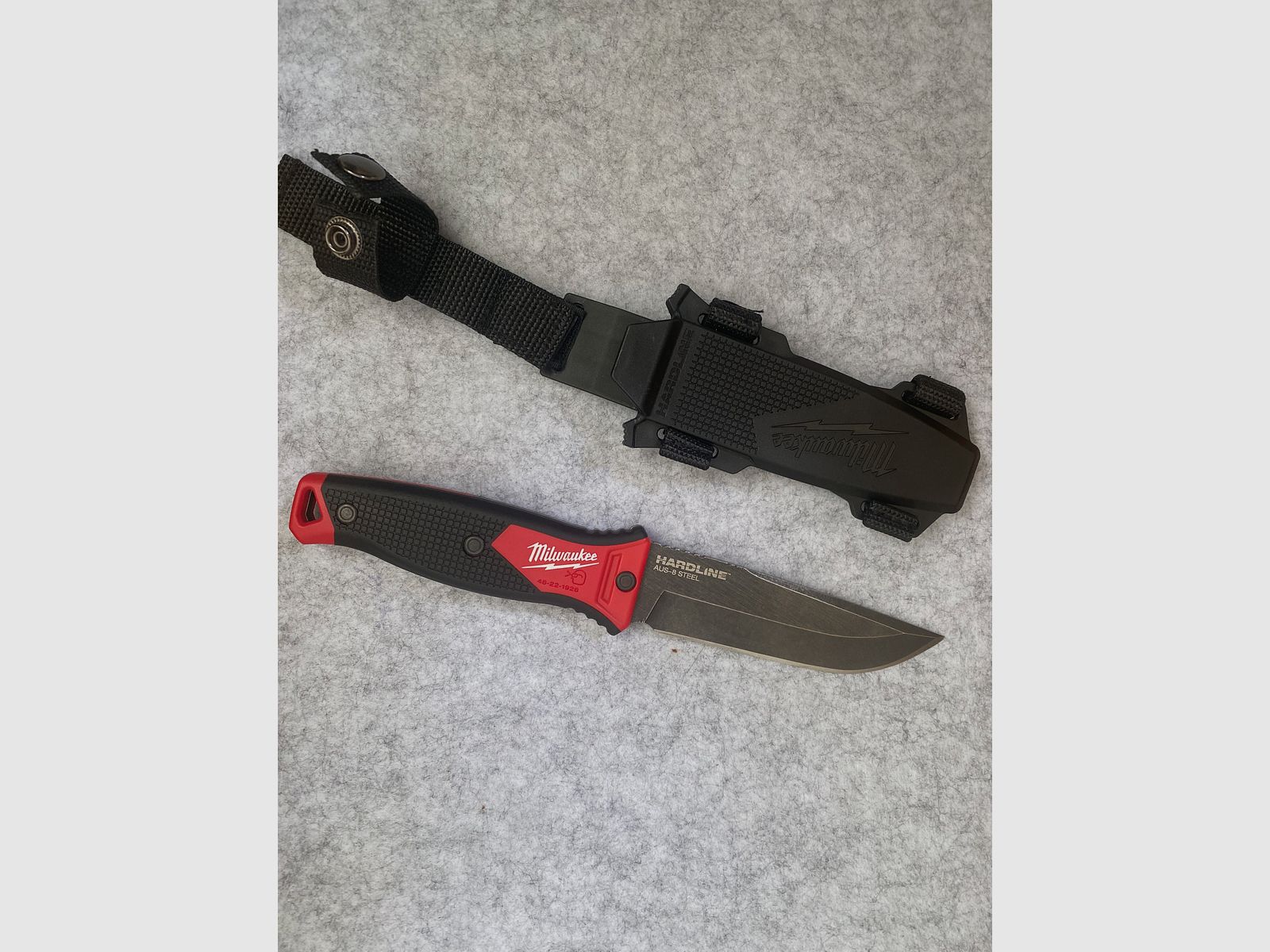 Fixed blade knife HARDLINE Milwaukee