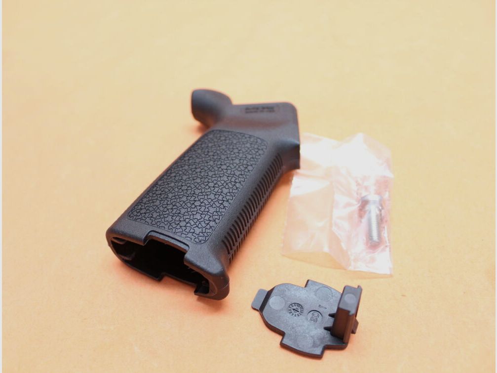 Magpul AR-15 : Poignée de pistolet Magpul MOE (MAG415-BLK) en polymère noir