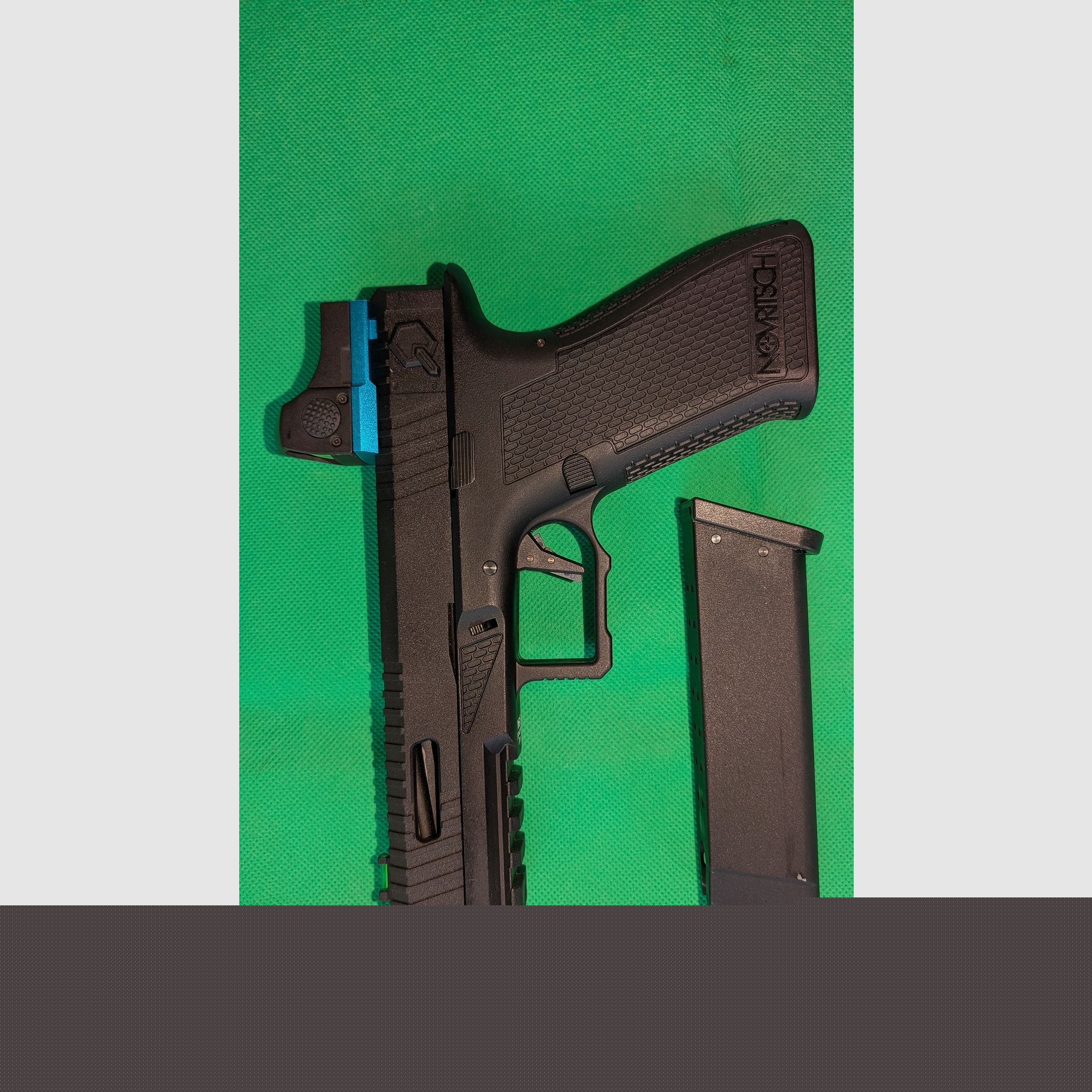 Novritsch SSP18 GBB 6mm BB mit Novritsch Reddot, Airsoft Pistole, Greengas