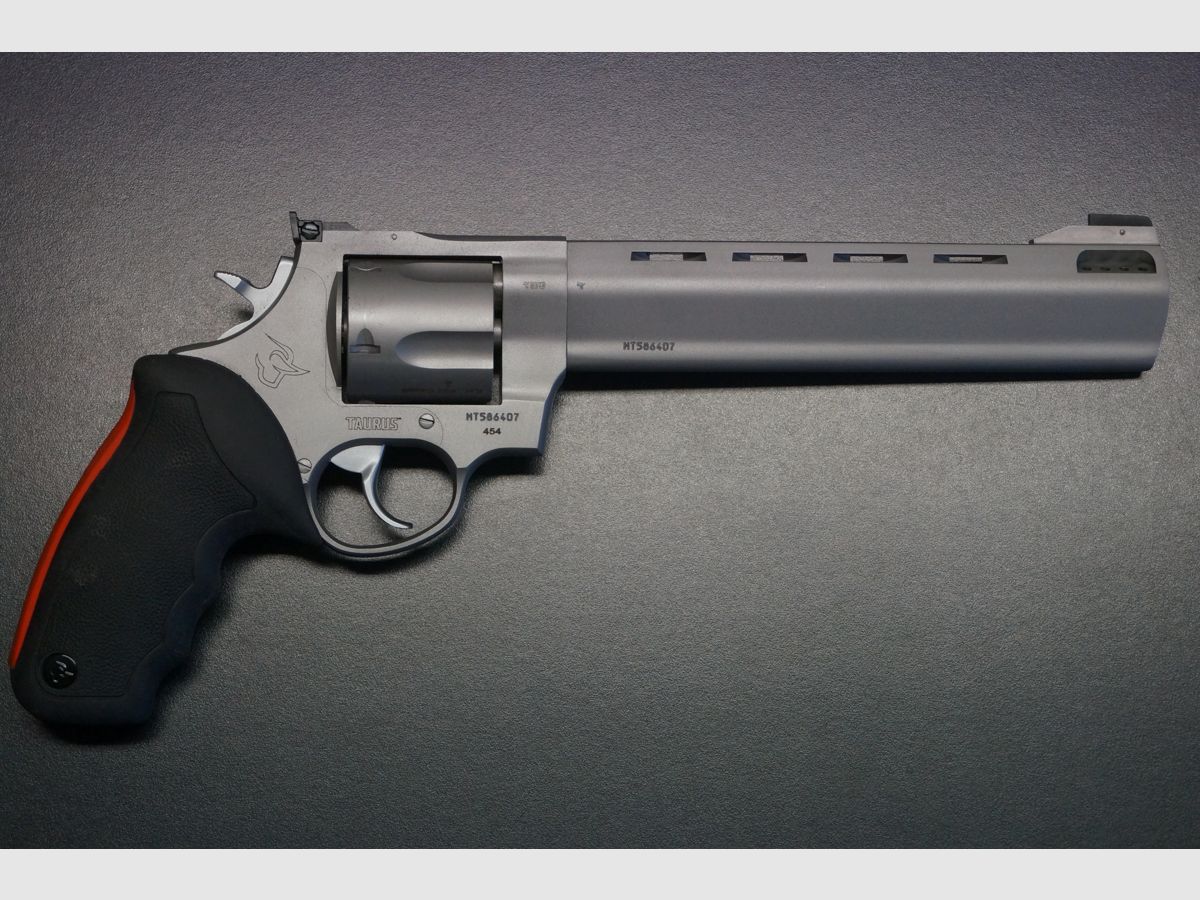 Taurus Raging Bull, Bild 1 von 6