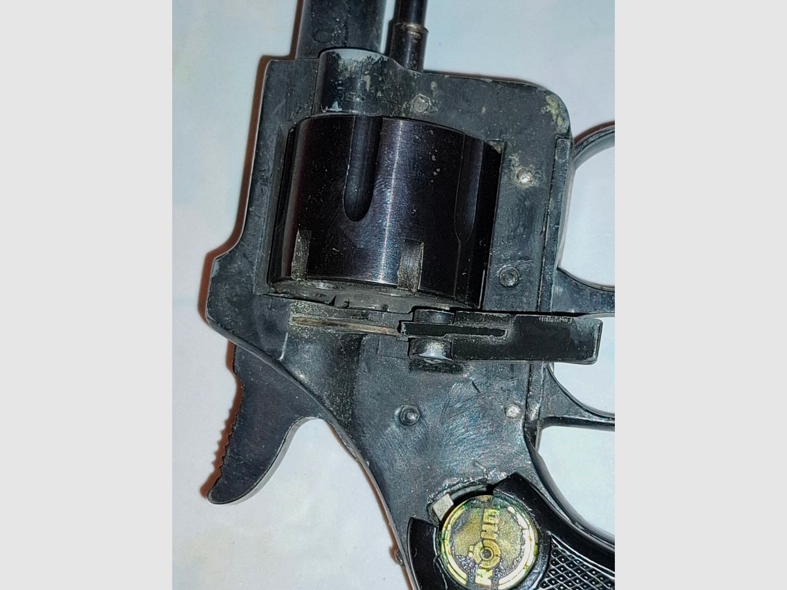 4 pistolets/ revolvers à blanc