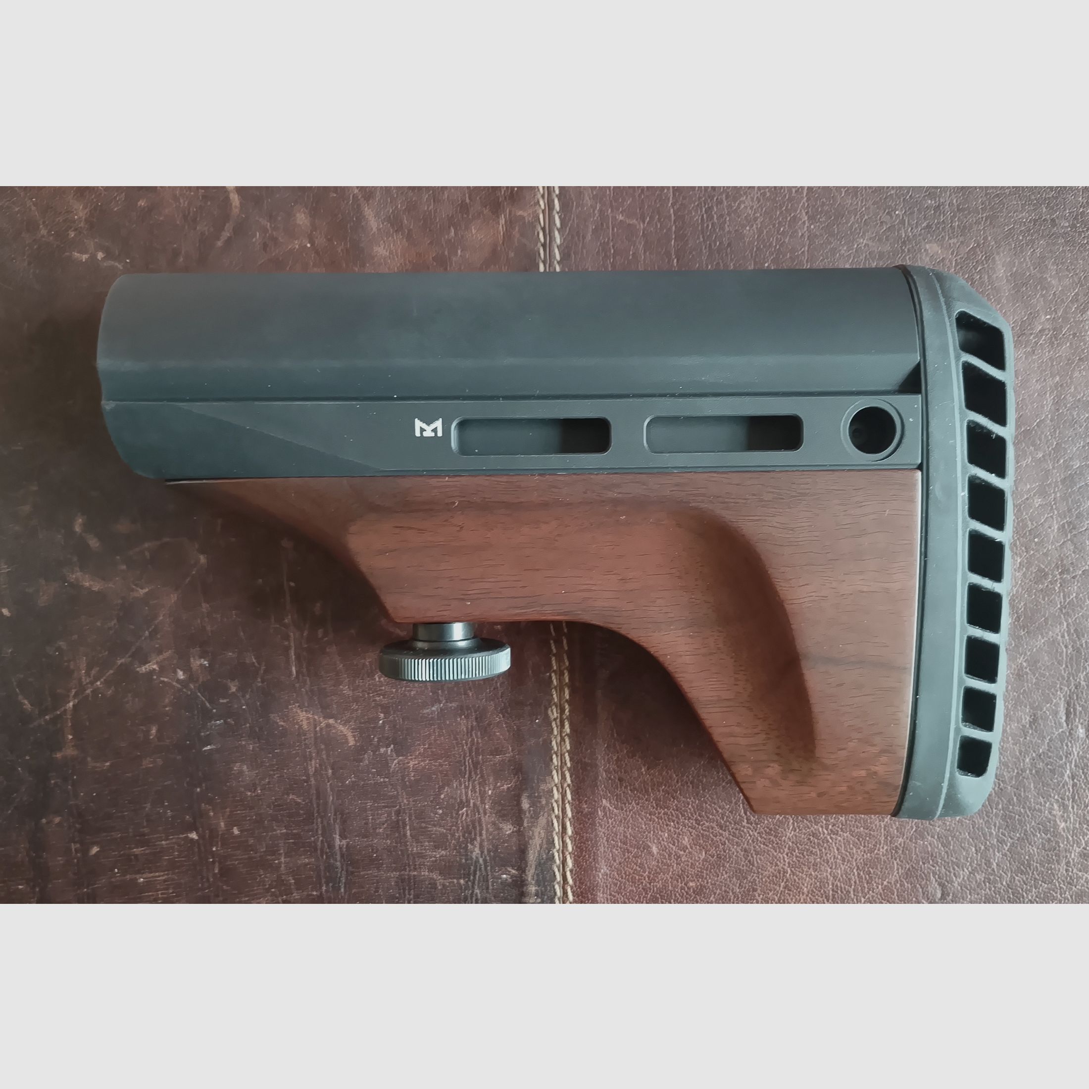 WOOX Vigilante AR15 wood stock walnut – sliding stock hybrid (like new)
